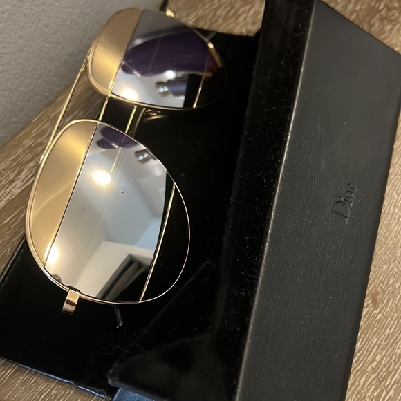 Christian Dior gold sunglasses - Picture 2 of 10